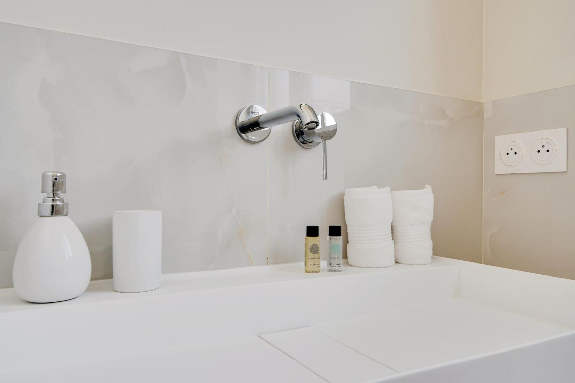 Suite Deluxe 1 By Les Maisons De Charloc Homes 불로니으 빌렁꾸흐 외부 사진